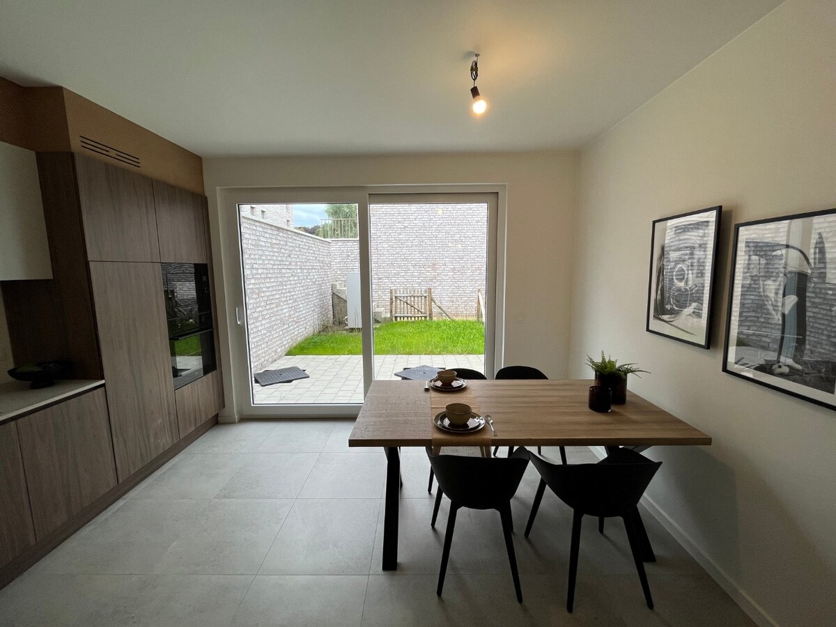 Moderne nieuwbouwwoning in hartje Gavere ! 