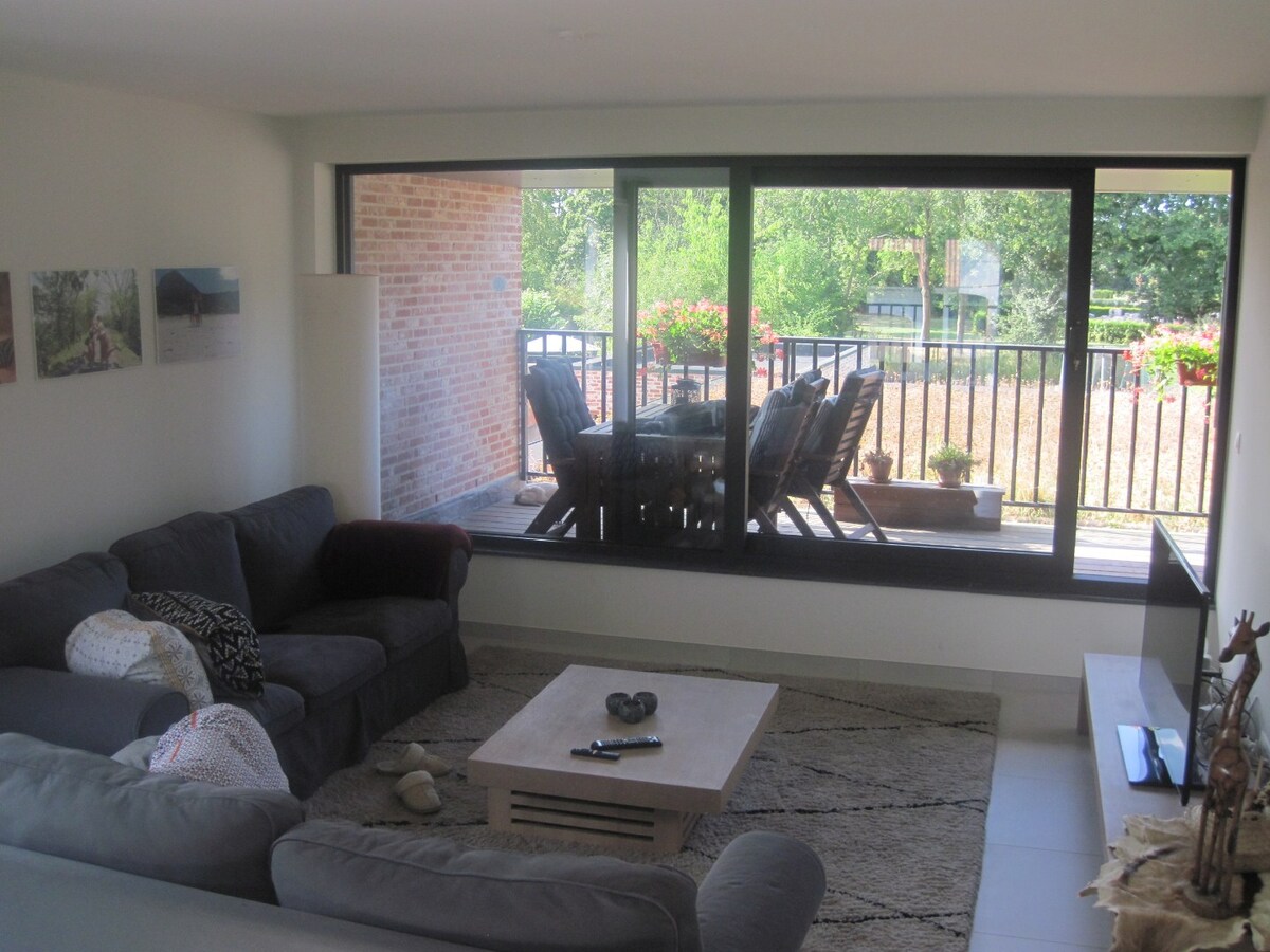 Lichtrijke, ruime duplex!   GEEN VASTE KOSTEN !! 