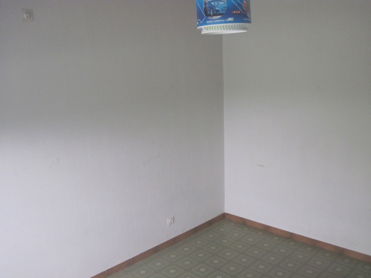 Degelijke gelijkvloerse woning. 