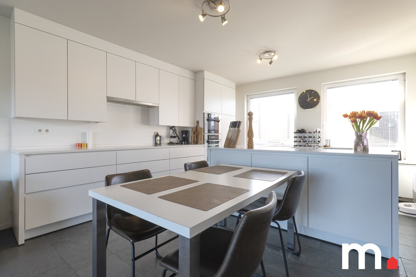 Instapklare woning met aparte woon- en werkunit 