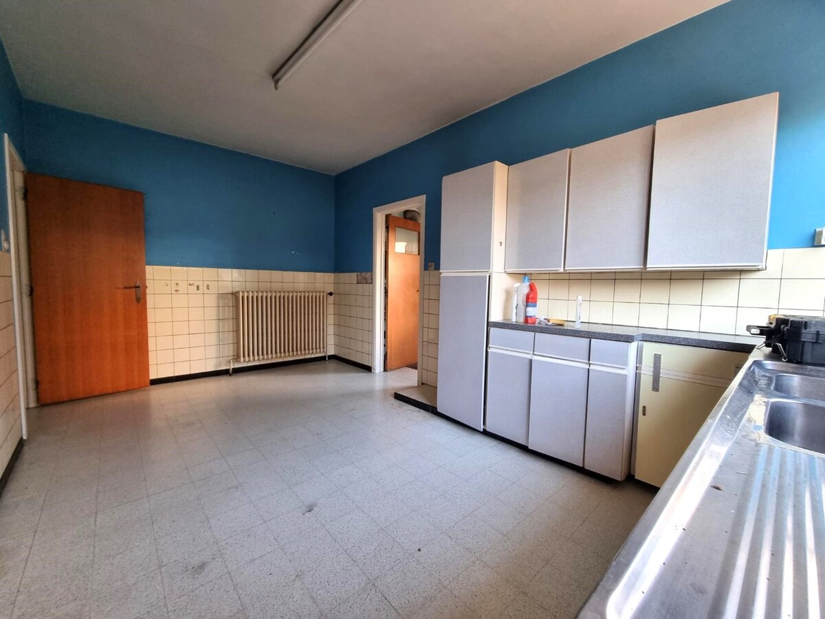 Zeer goed gelegen, te renoveren halfopen bebouwing - Heist 