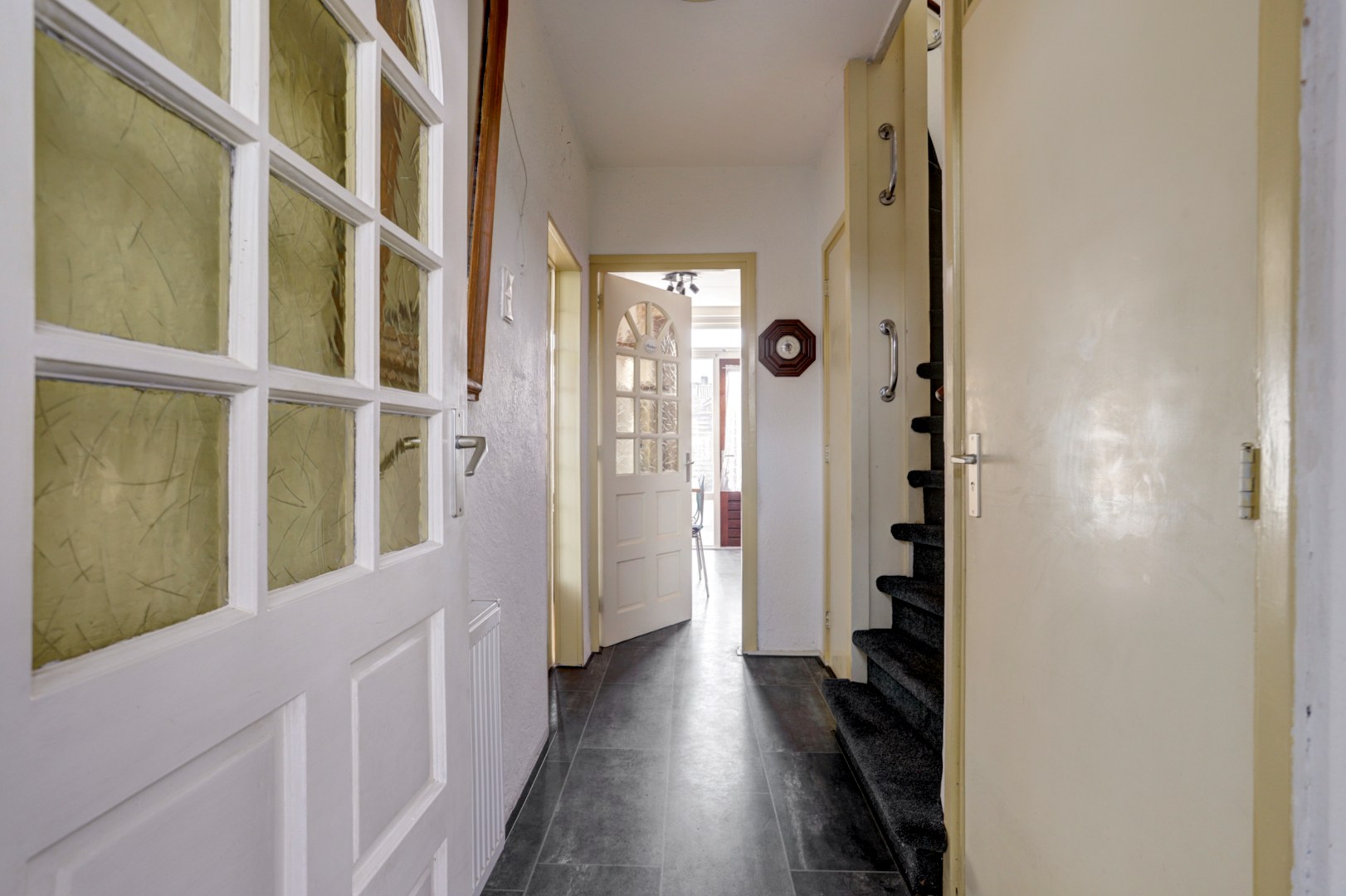 Op zoek naar een ruime 5-kamer woning op eigen grond waar u, uw wensen nog kunt uitvoeren ? 