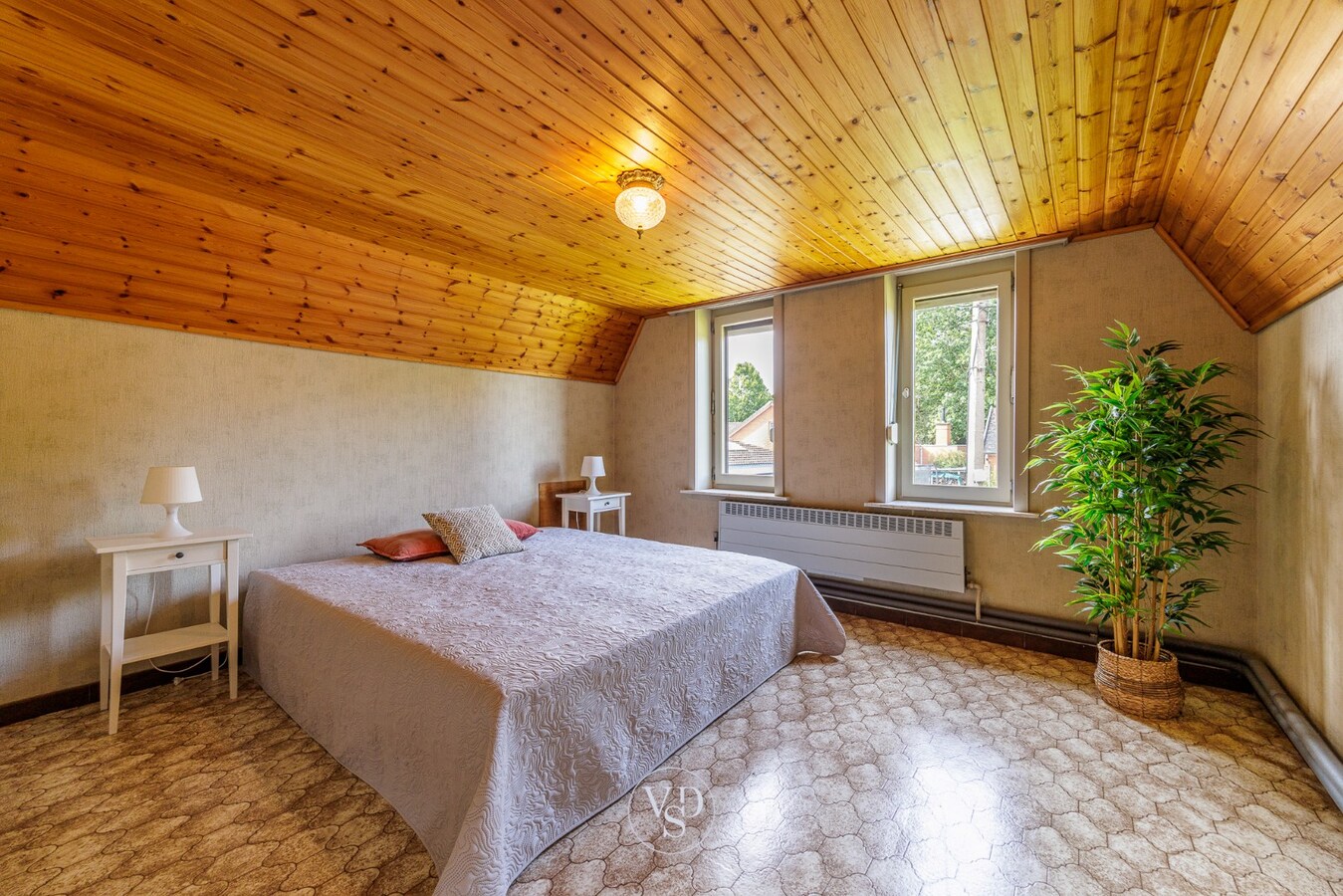 Landelijke woning - te renoveren. 