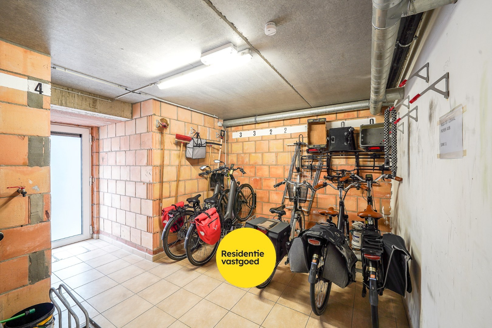 Instapklaar appartement met 2 terrassen te Mariakerke 