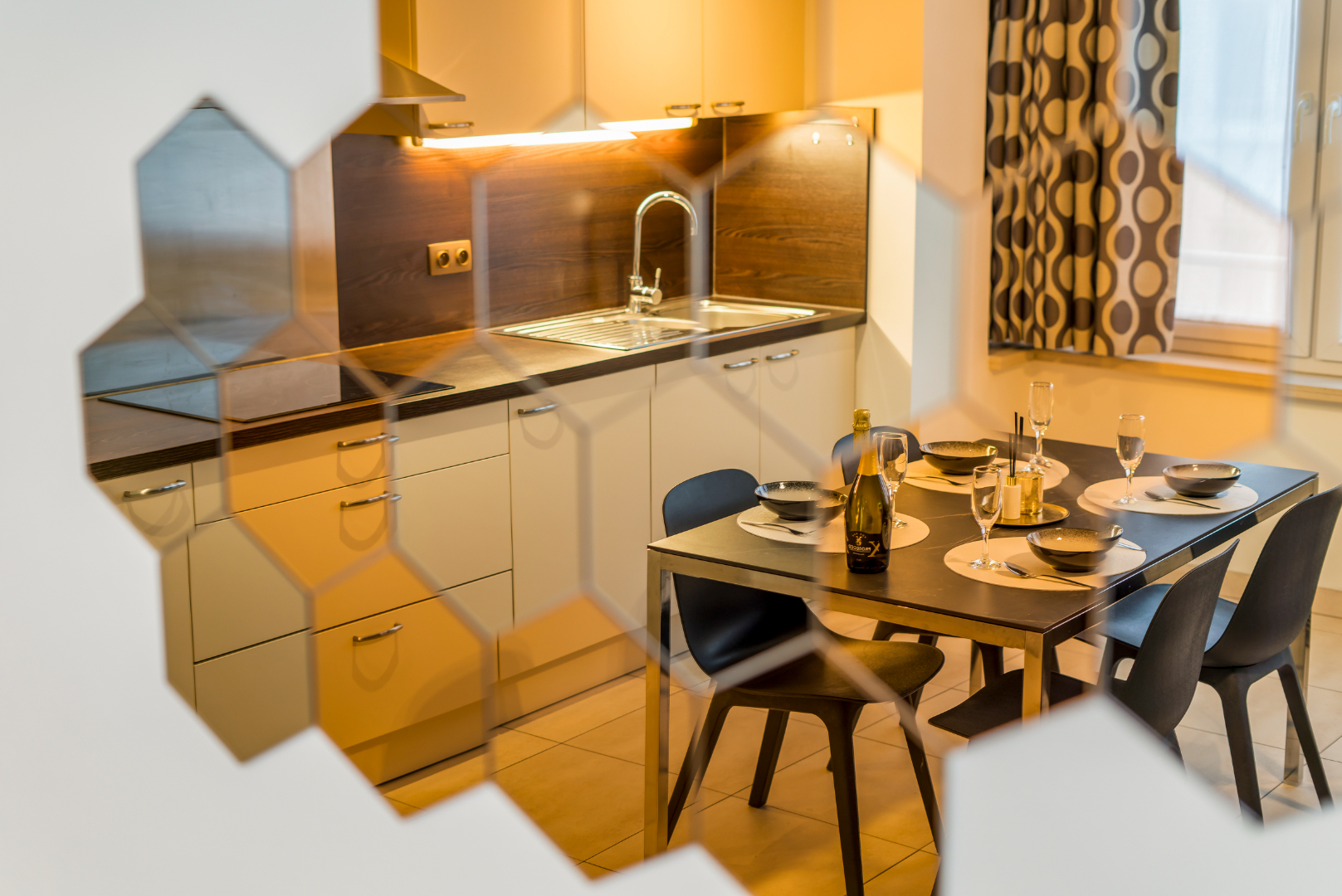 APPARTEMENT DE VACANCES  SITUÉ CENTRE VILLE (LOC. VACANCES) 