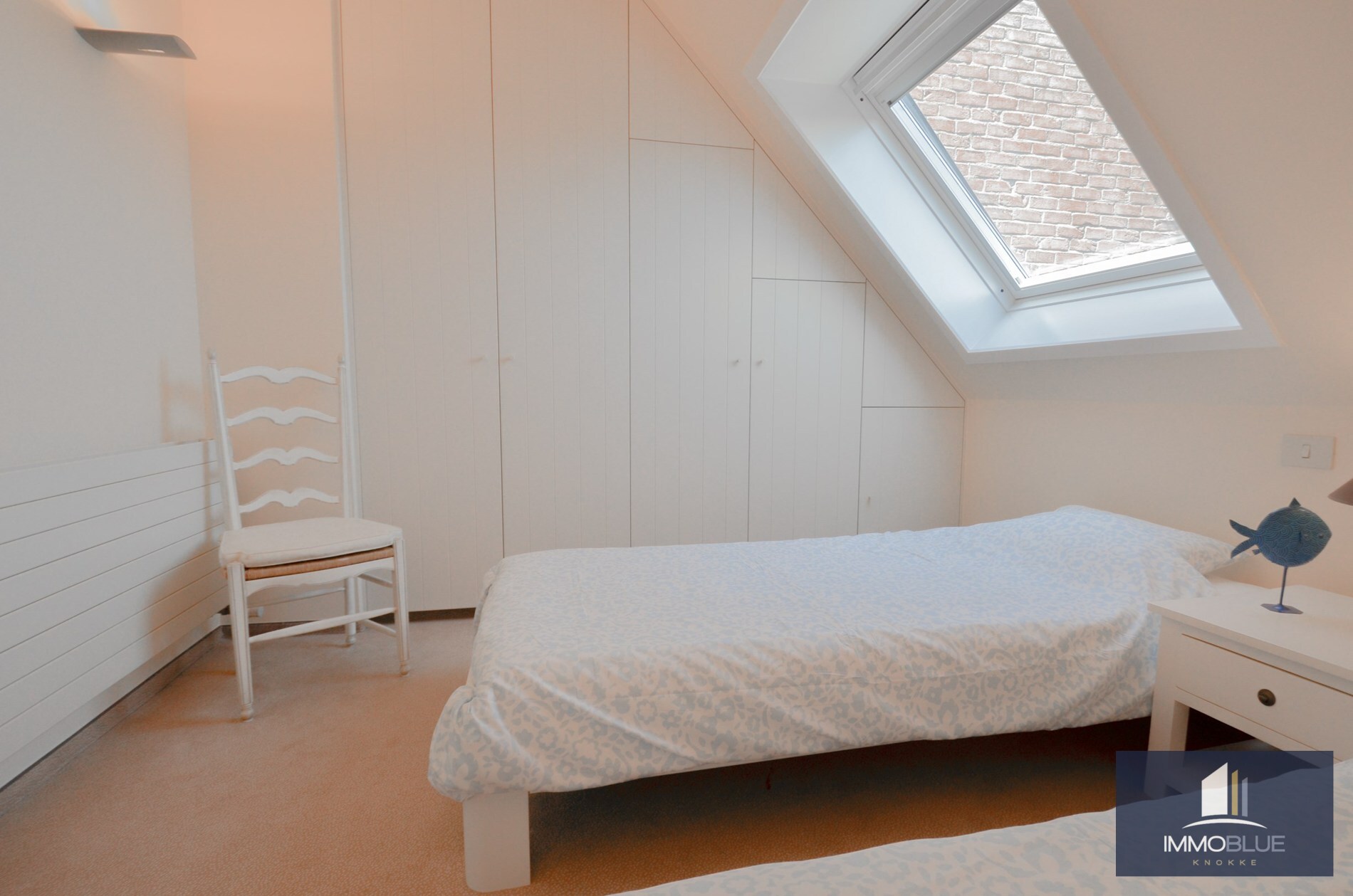 Stijlvol duplexappartement met zonnige terrassen en open zicht op de villa’s van het Zoute. 