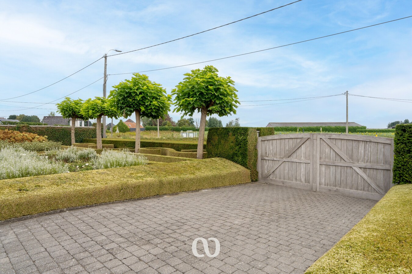 Prachtig onderhouden villa op meer dan 2.000 m² in Kaster 