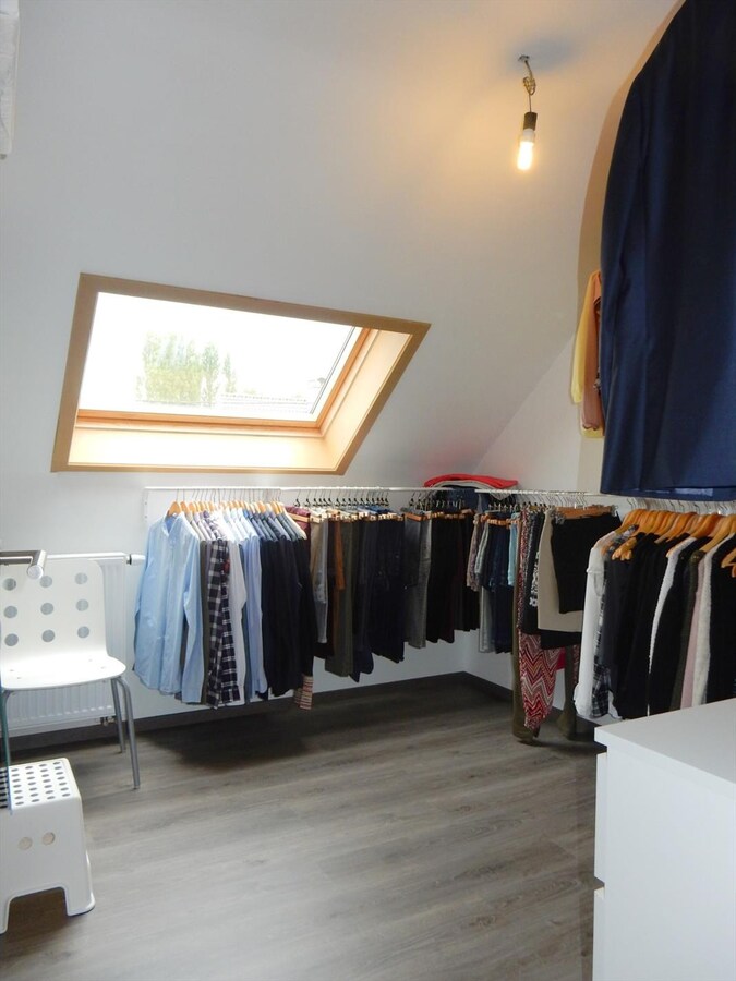 Te huur: ruime woning met 3 slaapkamers, tuin en garage 