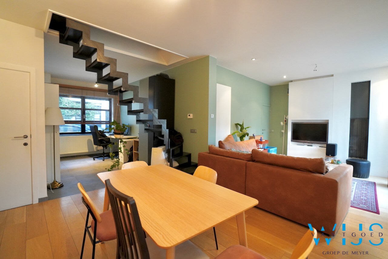 Prachtig woonhuis vlakbij het station Gent-Sint Pieters! 