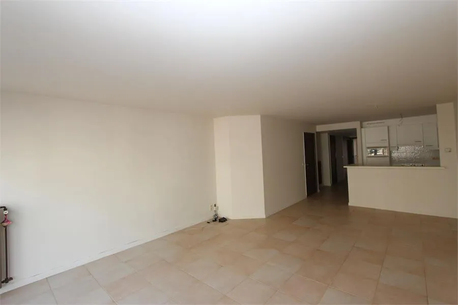 Appartement te renoveren centraal geelgen op de Lippenslaan te Knokke.