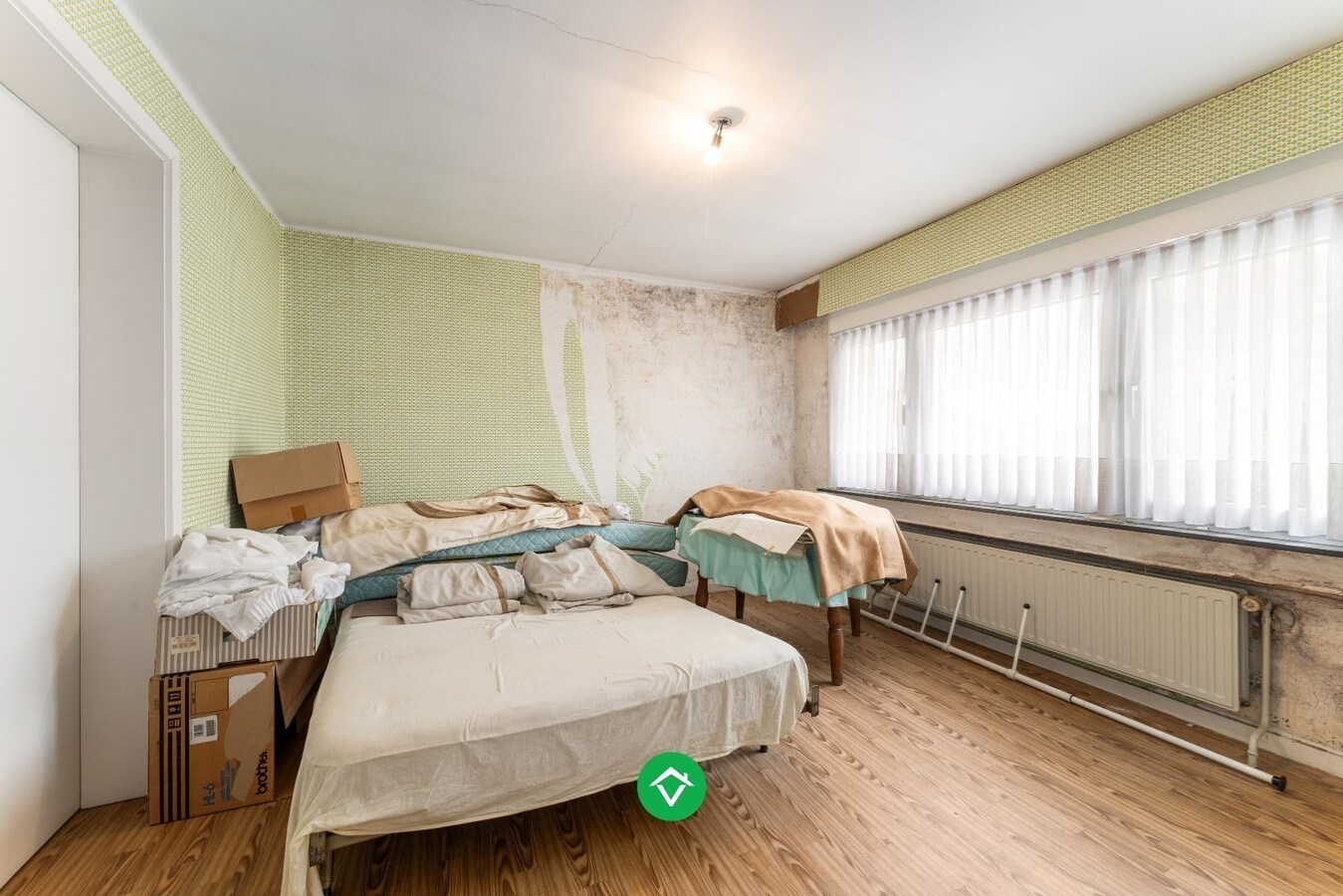 Ruime woning met 7 slaapkamers en loods (320m²) in centrum Roeselare 