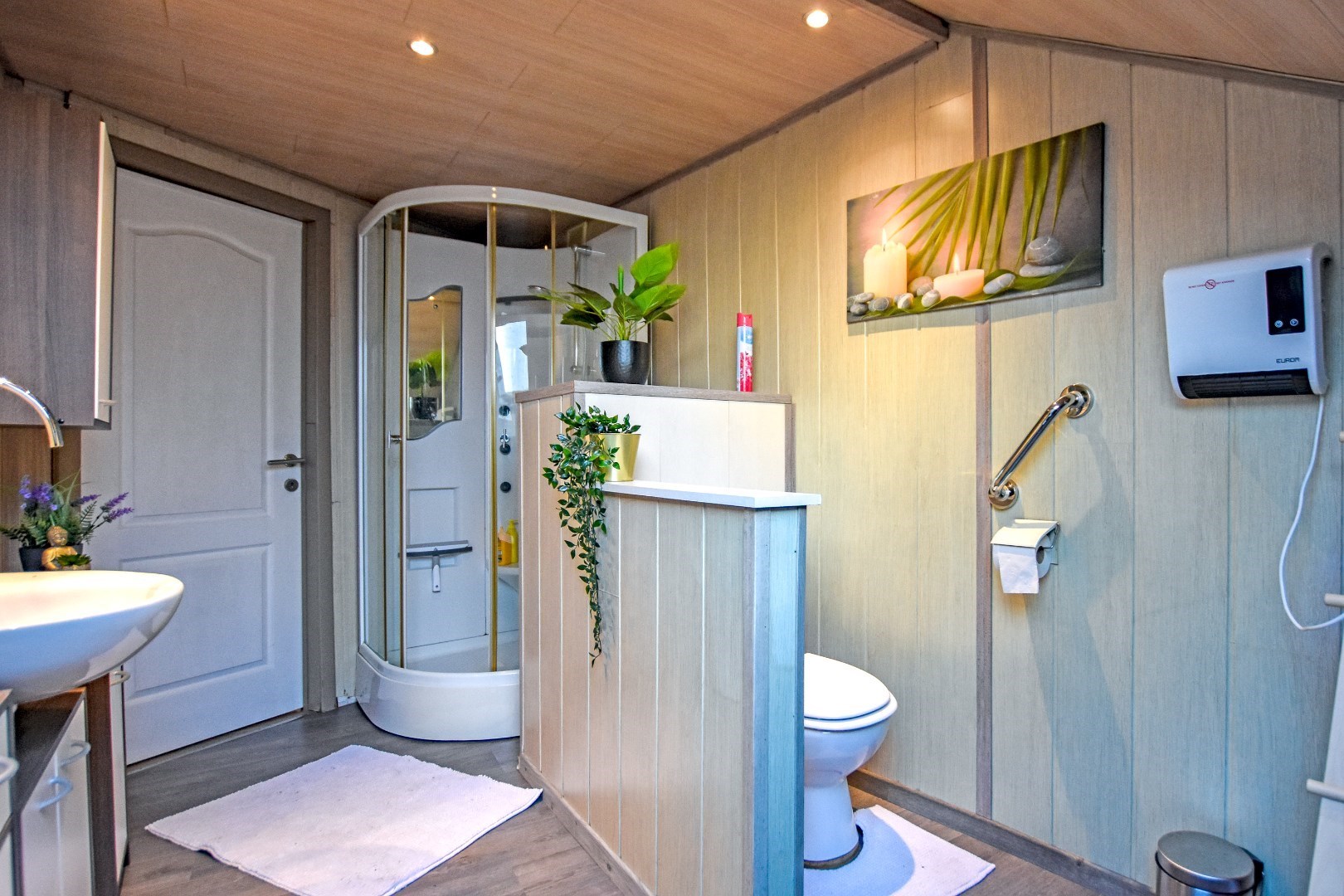 Ruime half open bebouwing te centrum Veurne! 