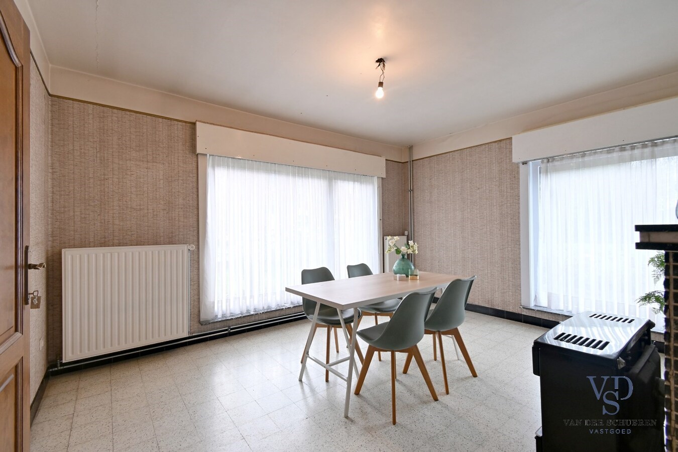 Degelijke halfopen bebouwing 