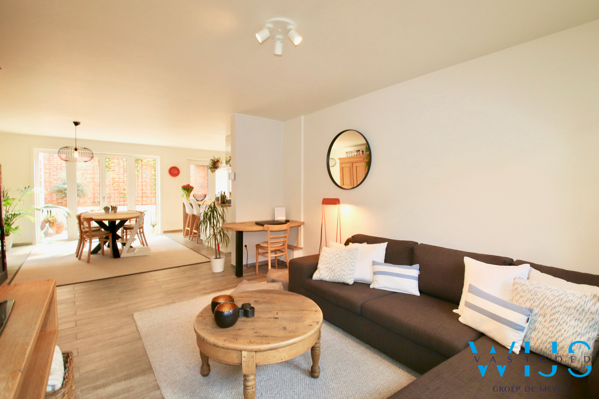 Toffe instapklare woning in hartje Eeklo ! 