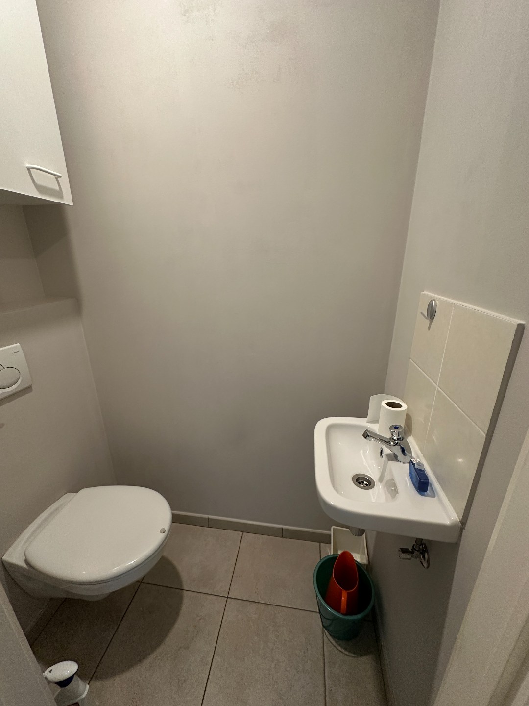 Lichtrijk en gunstig gelegen appartement met 2 slpk, terras en garage, Torhout 