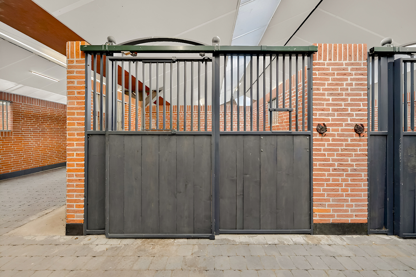 Stunning equestrian estate on approximately 3.5 ha/8.65 acres in Poppel 