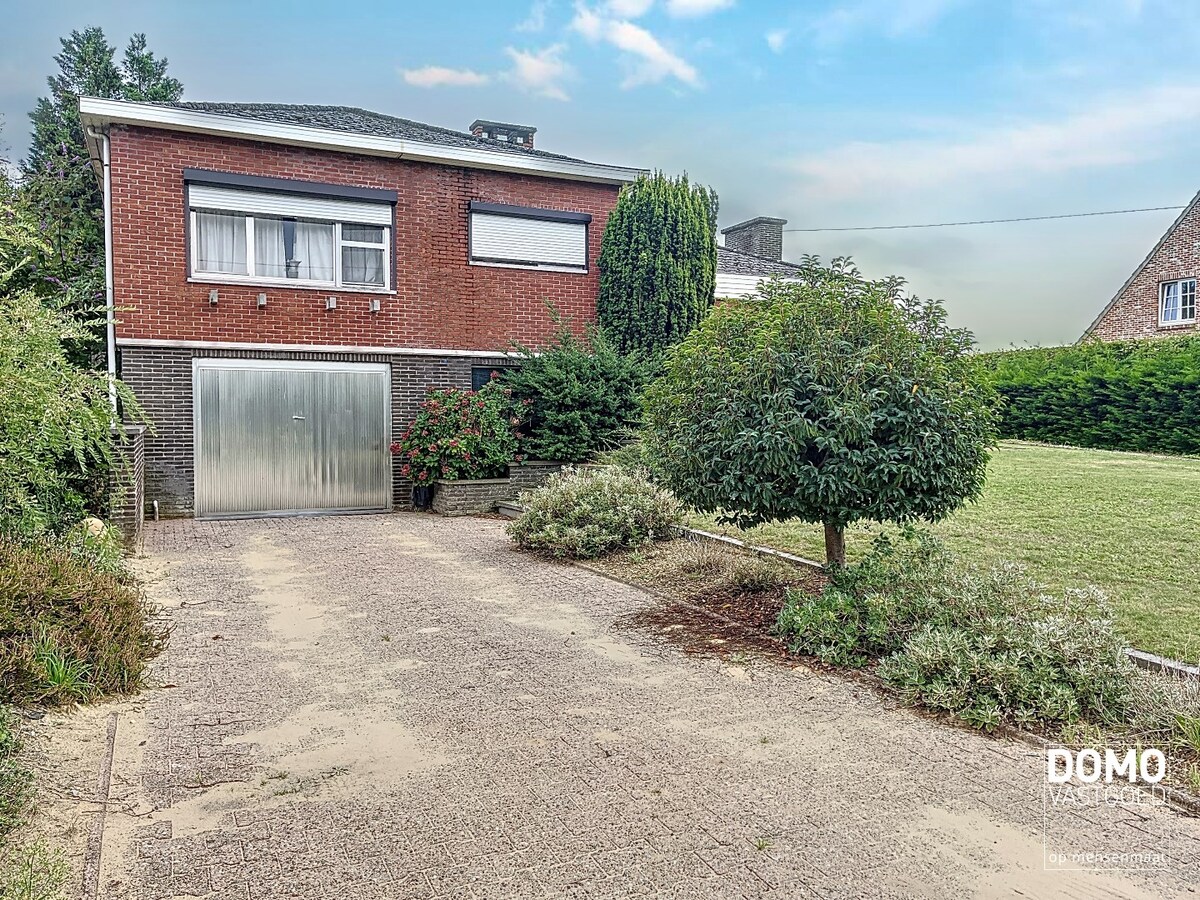 Ruime woning met tuin, inpandige garage en 4 slaapkamers in Linkhout. 