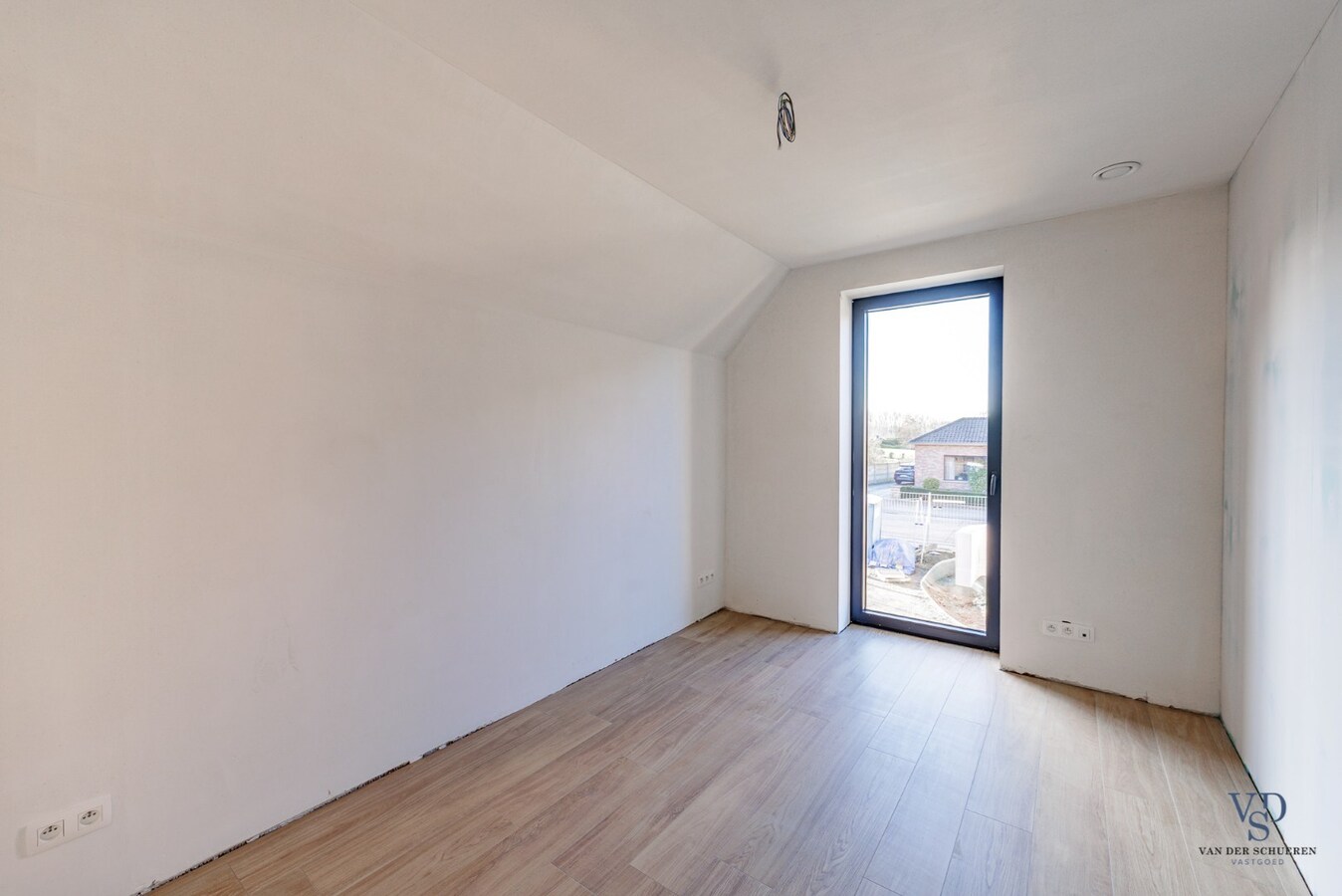 Landelijke nieuwbouwwoning in hartje Dikkelvenne. 