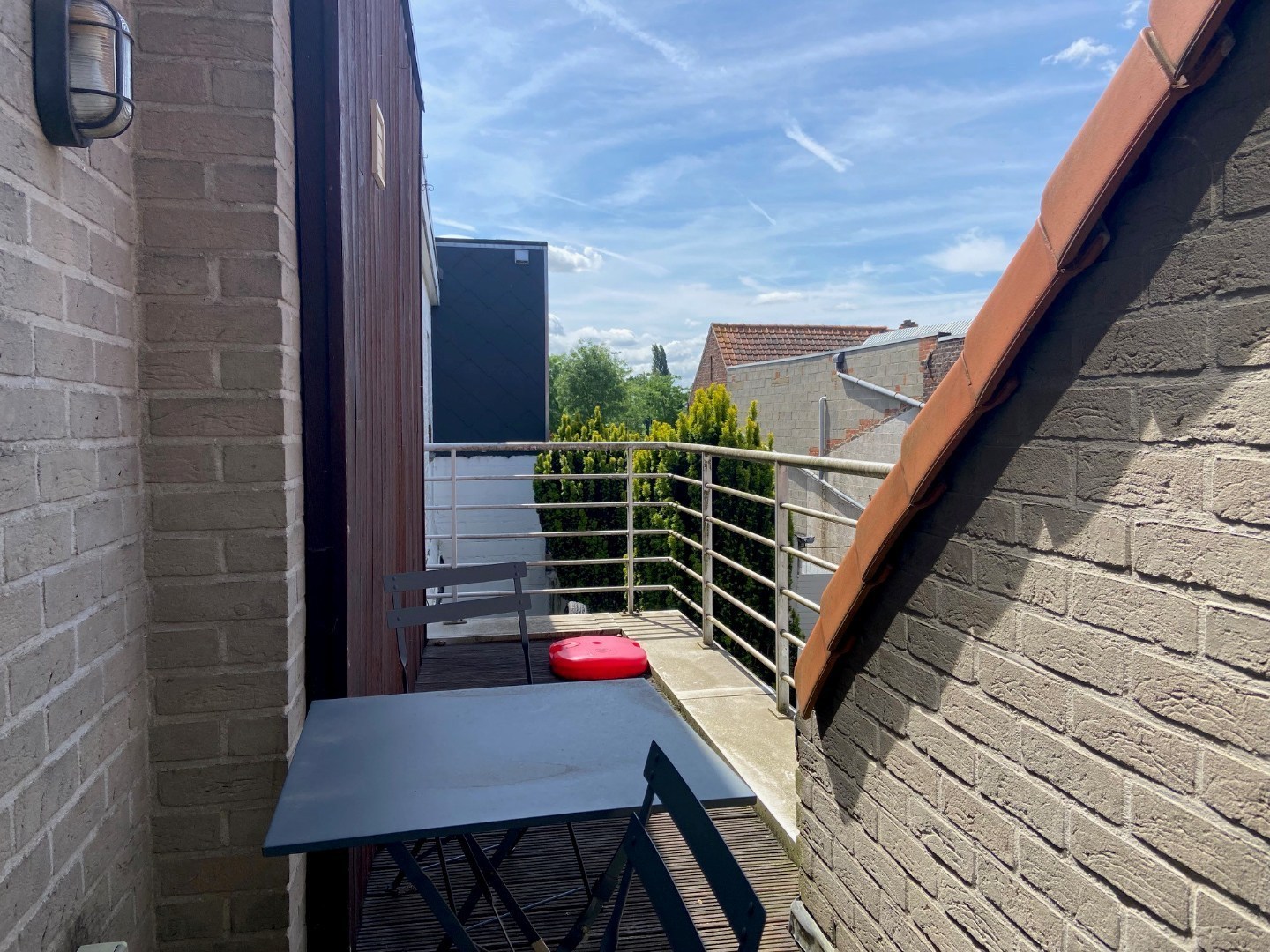 Moderne verhuurde loft-woning met dakterras in hartje Desselgem! 
