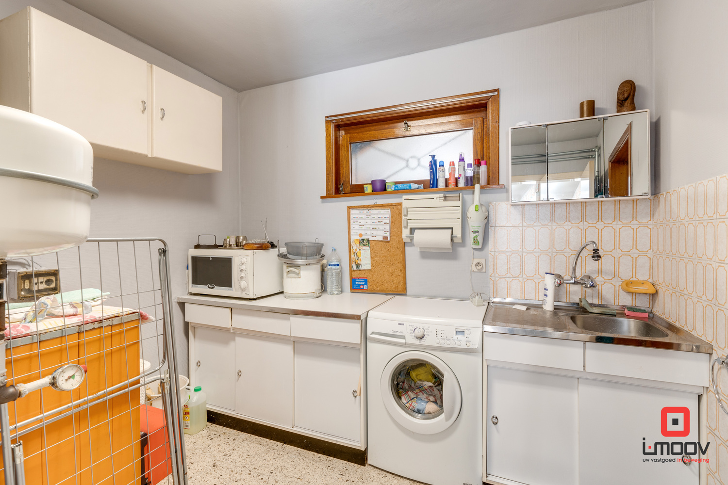 Halfopen bebouwing met veel potentieel te koop! 