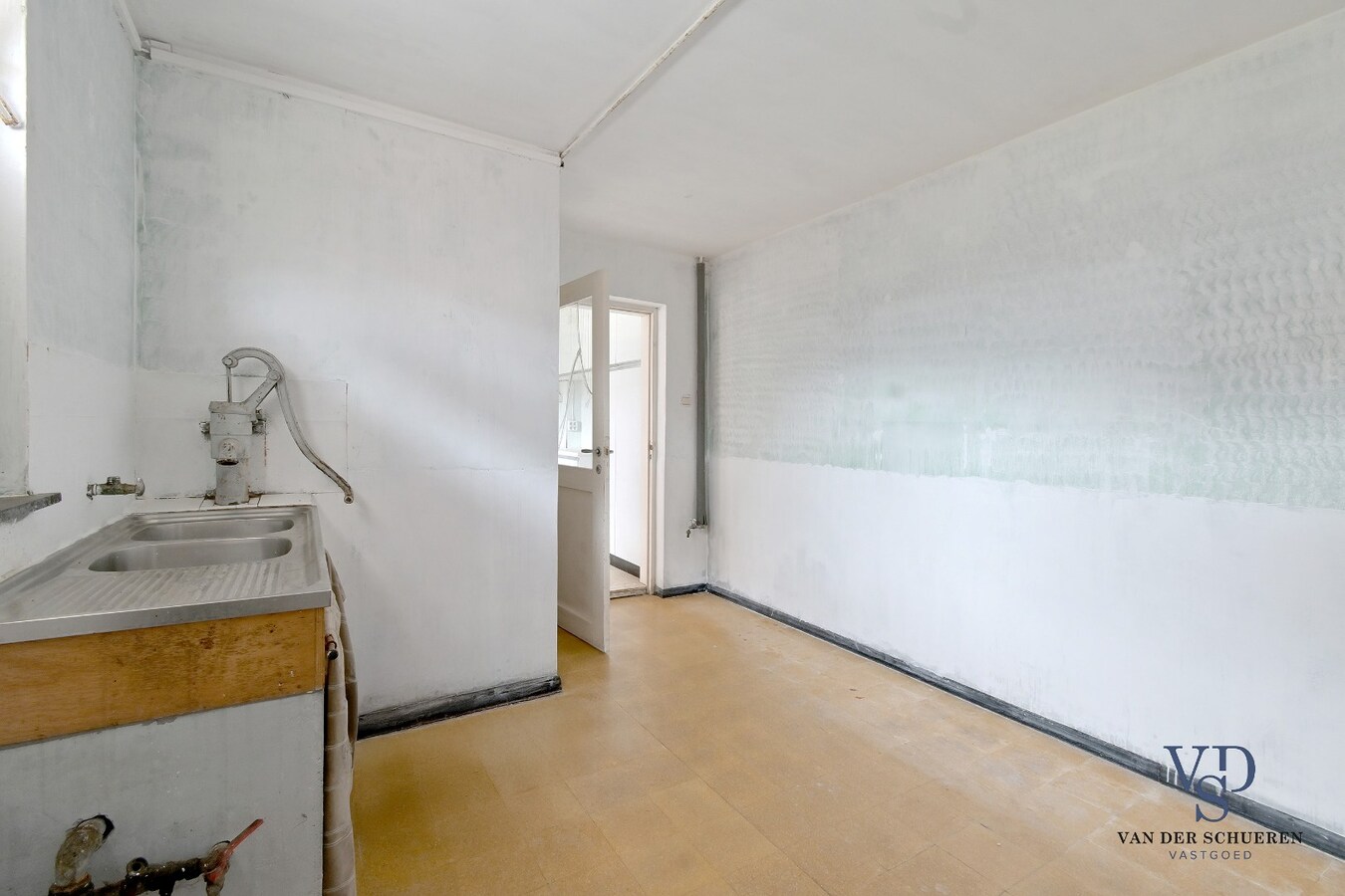 Degelijke, goed gelegen woning. 