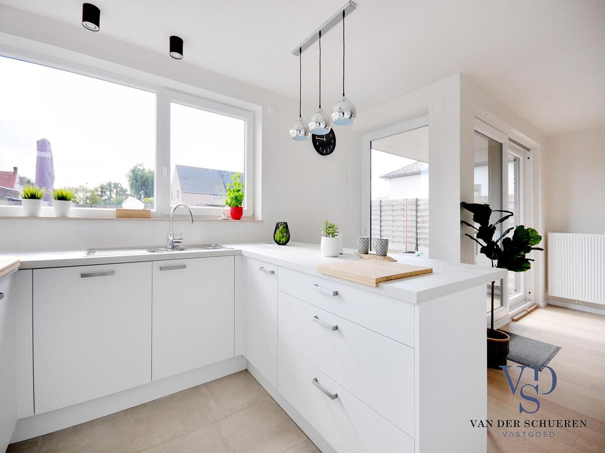 NIEUWBOUW MET HOOGWAARDIGE AFWERKING !  (verkoop met registratie !) TOPPER !! 