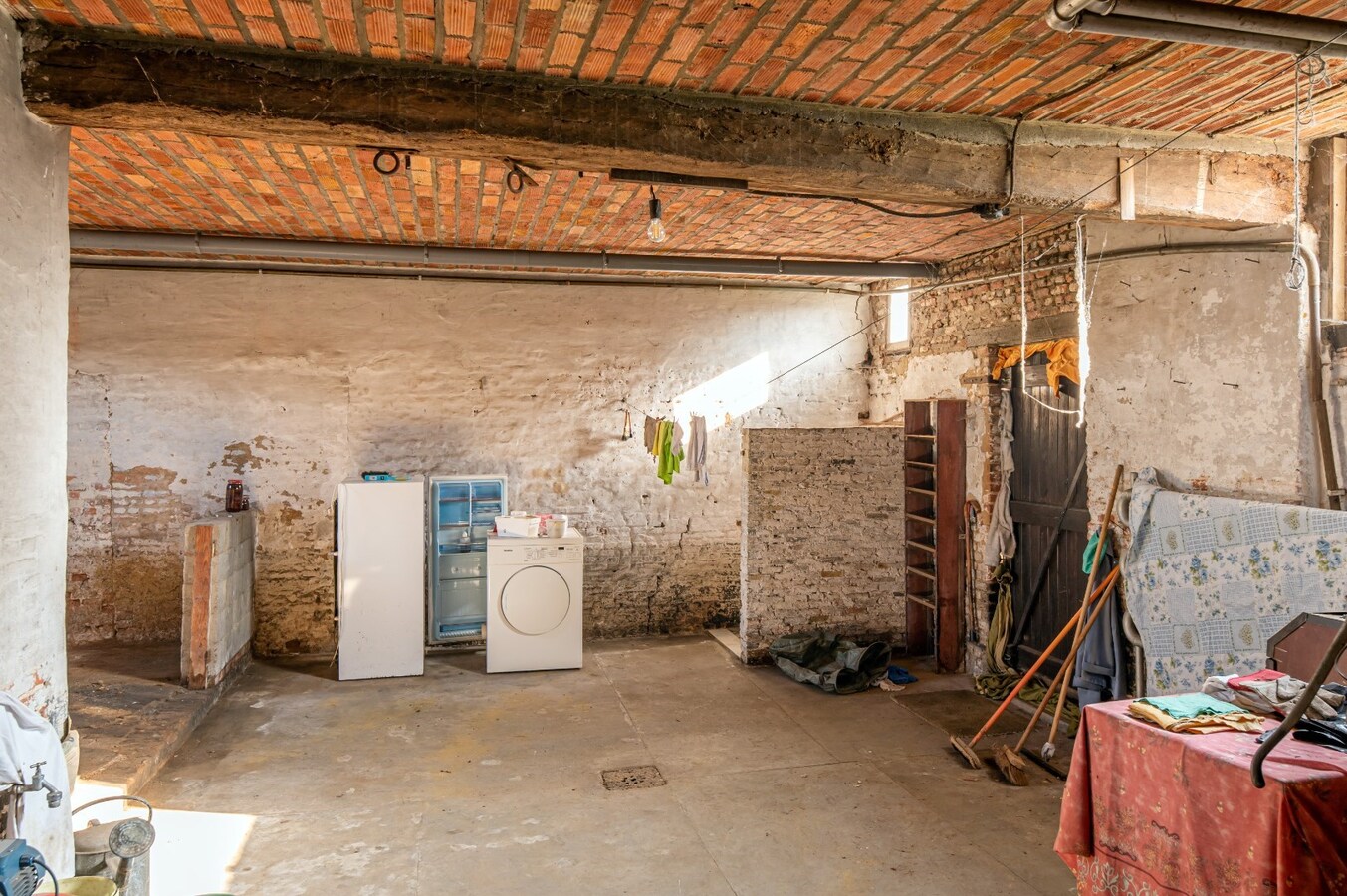 Authentieke hoeve met bijgebouw op 52 a 84 ca 