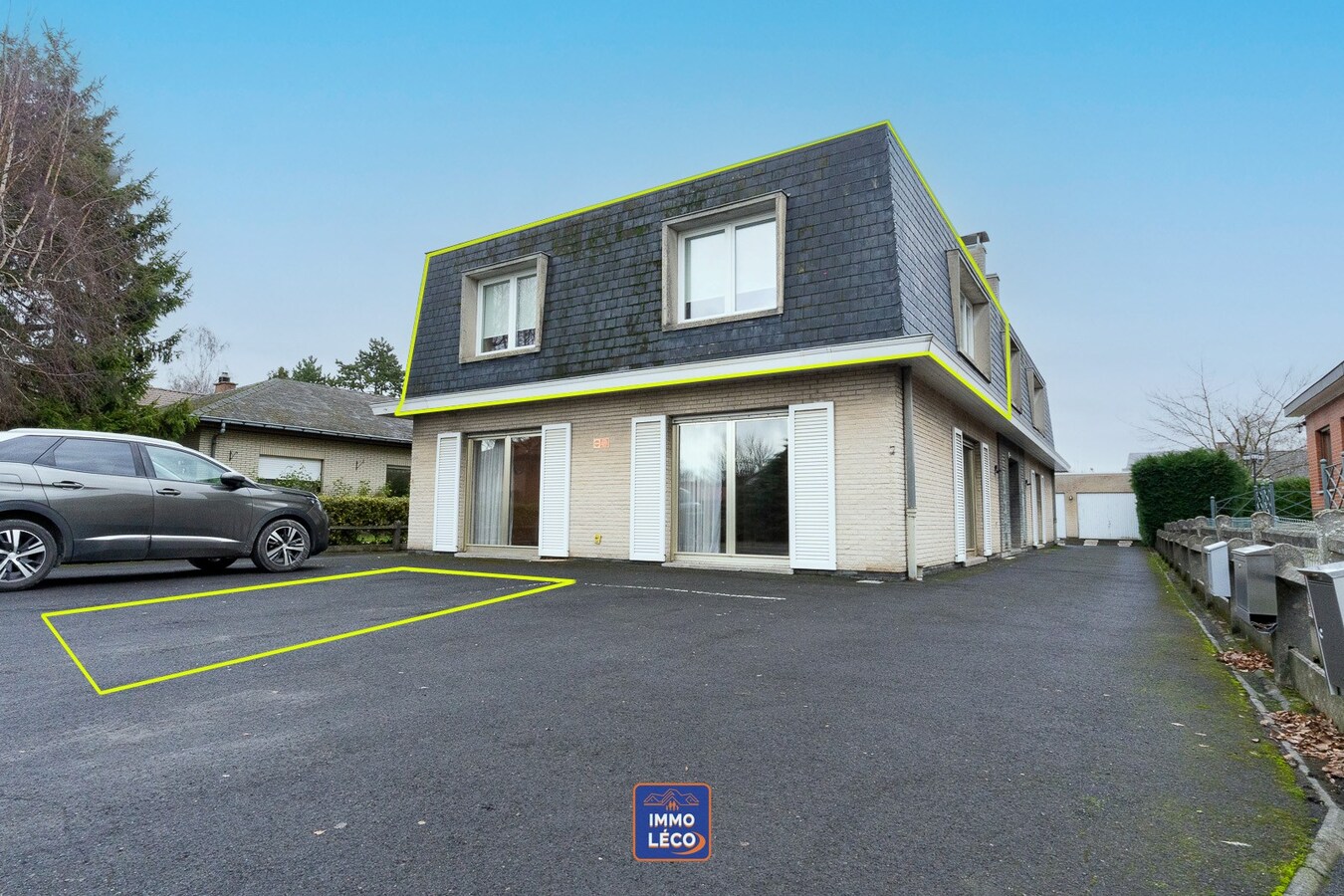 Appartement rénové avec garage et parking privé, dans un clos résidentiel à la Coquinie ! 