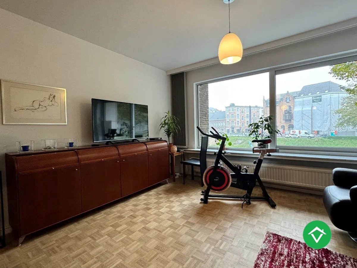 Appartement met 2 slaapkamers en garage Coupure te Gent 