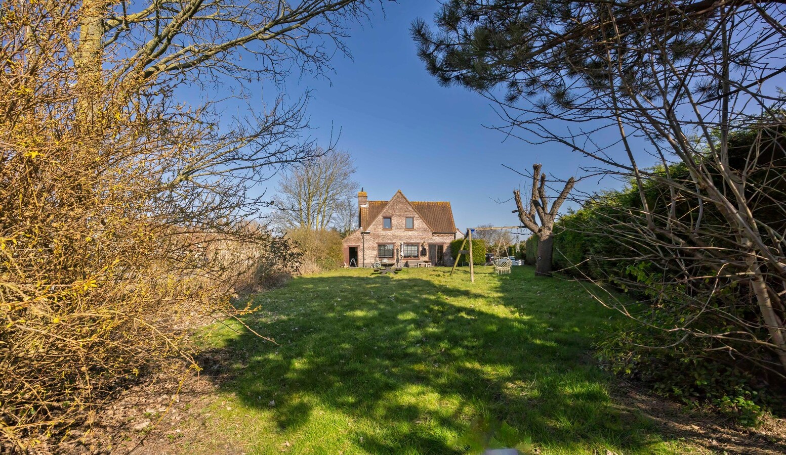 Ruime open bebouwing op perceel van 1.100m² te Dudzele 