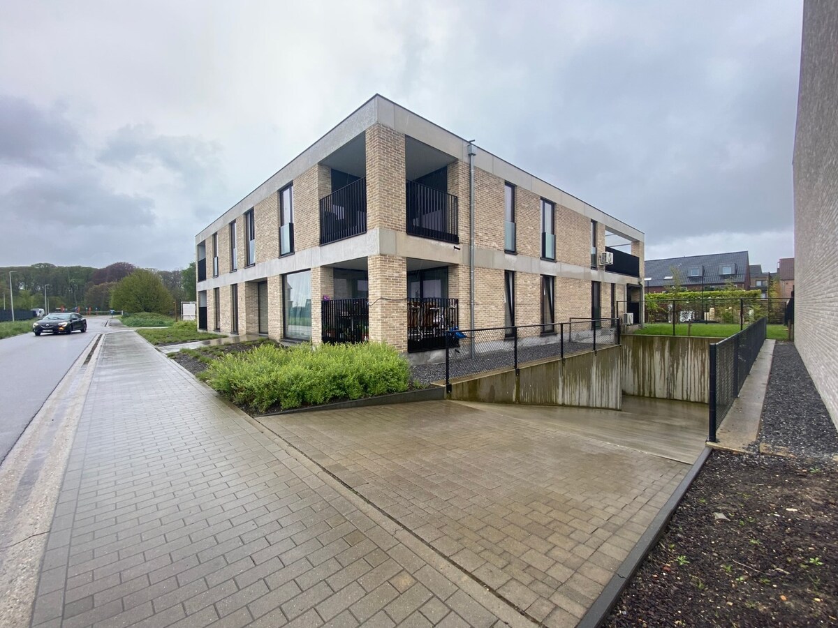 3 Parkeerplaatsen te koop in de garage-parkeerplaats van Residentie "Poort tot Heilderveld" 