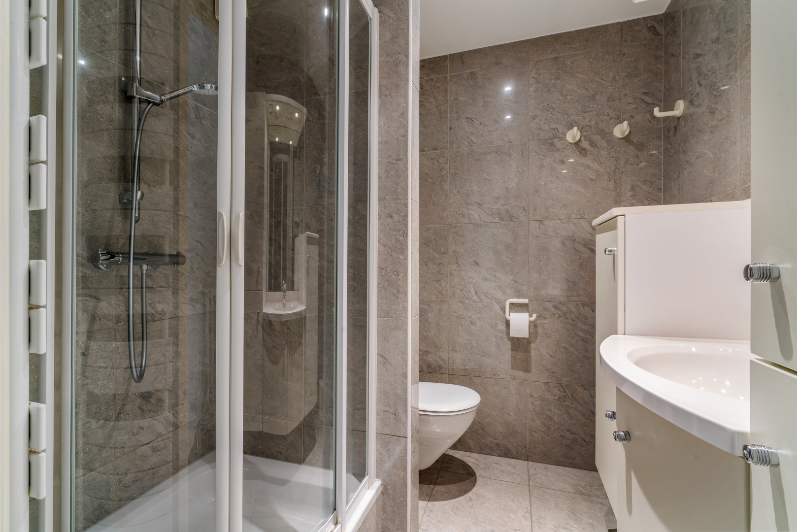 APPARTEMENT MET 2 SLAAPKAMERS OP TOPLIGGING 