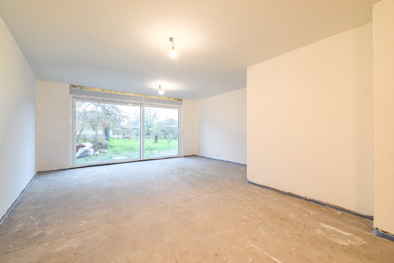 Ruime nieuwbouwwoning met mooi perceel van 431 m² op rustige ligging te Slijpe 