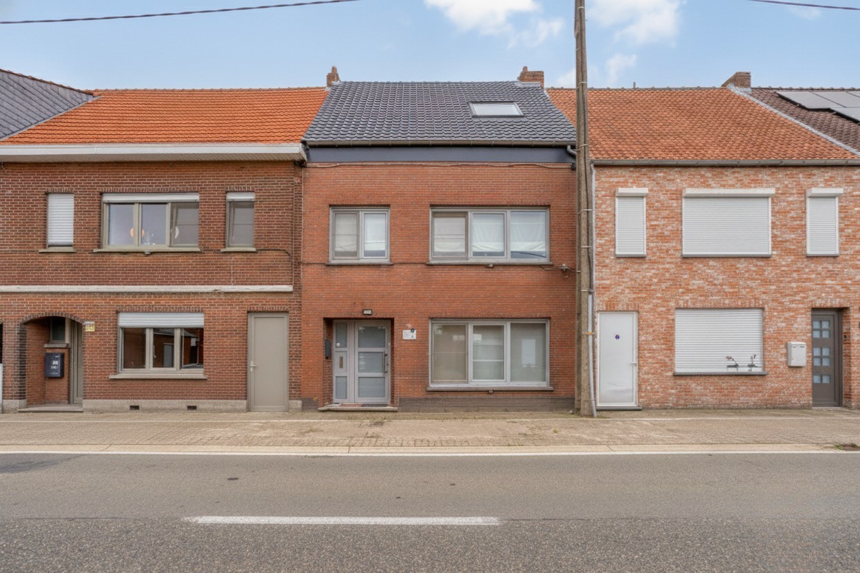 Zeer ruime en instapklare woning van 181 m², 4 slpk's en zeer leuke, zonnige tuin met prachtig uitzicht! 