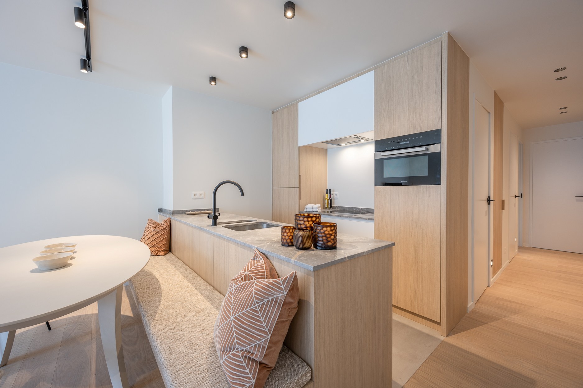 Magnifique appartement rénové de 3 chambres à coucher près de l'avenue Lippens à Knokke. 
