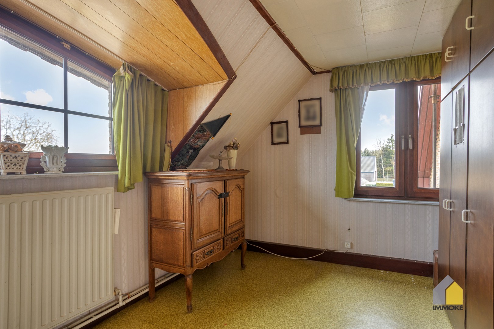 Te renoveren, statige woning op mooi perceel van 23 a 90 ca. 