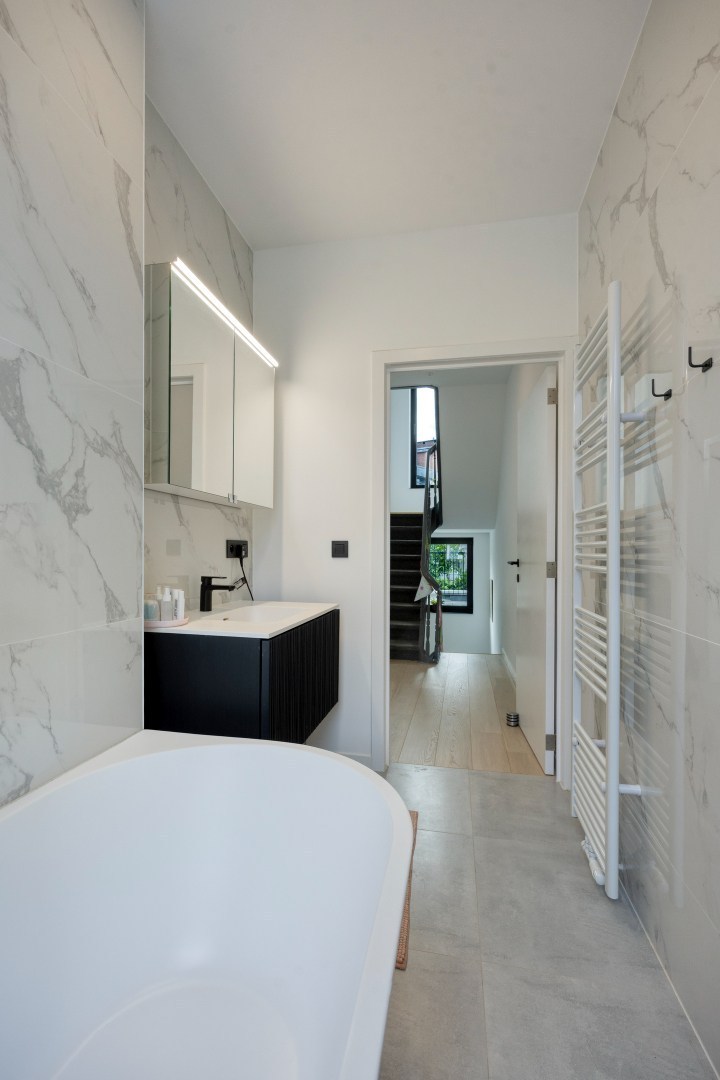 Prachtig herenhuis met 4 slaapkamers, 2 badkamers in Leuven centrum - EPC 77Kwh/m² 
