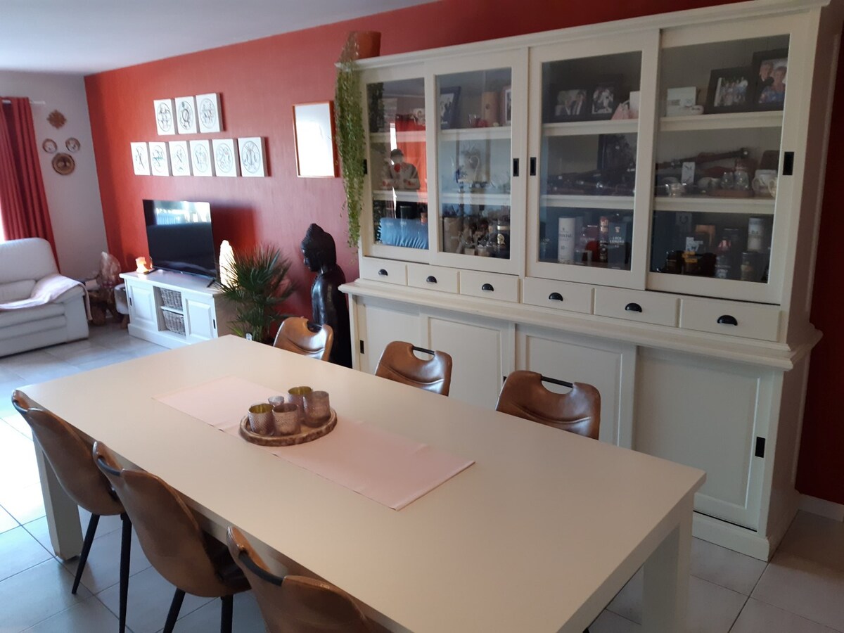 Ruime woning (4 slaapkamers) met garage 