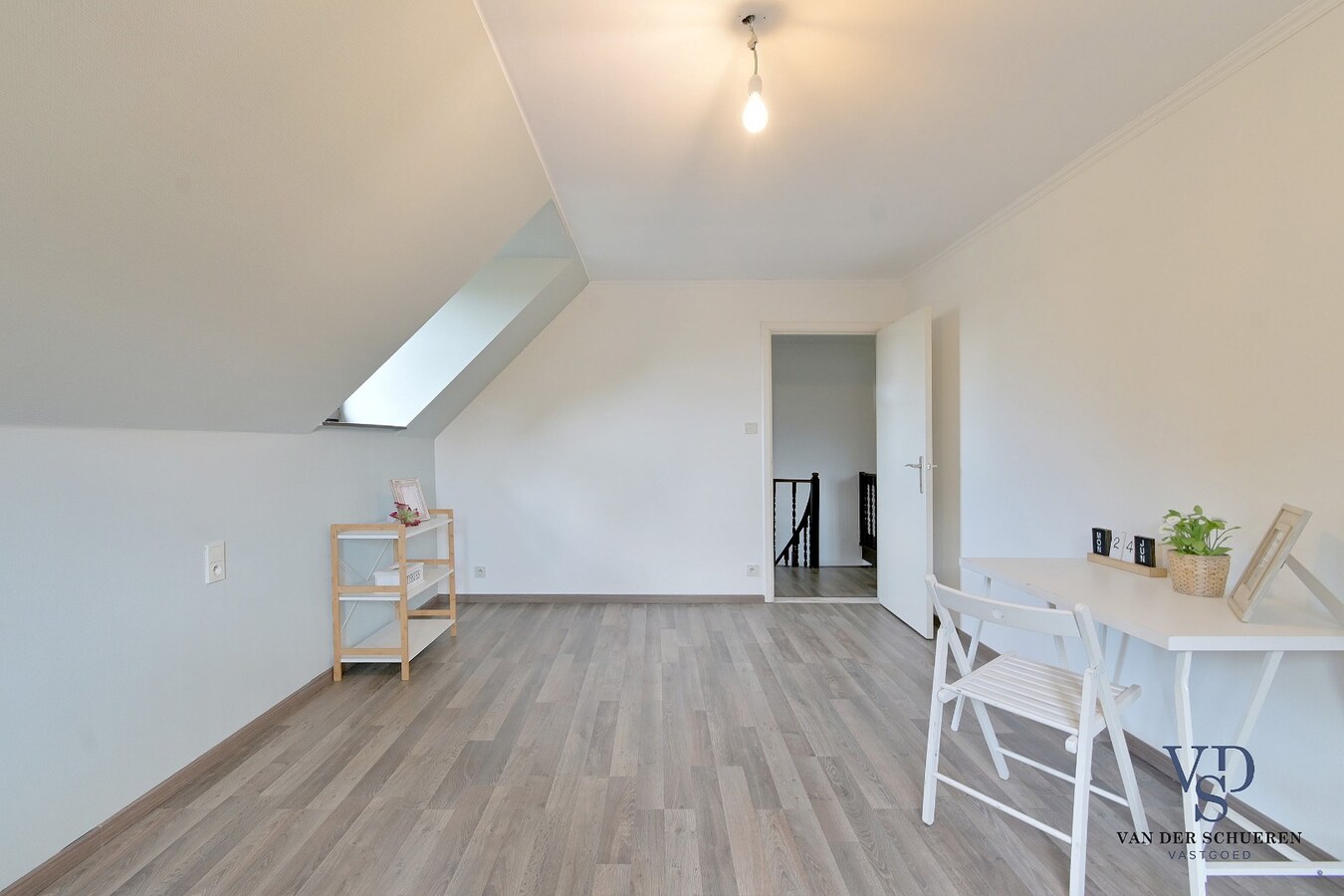 Degelijk, ruime villa. 