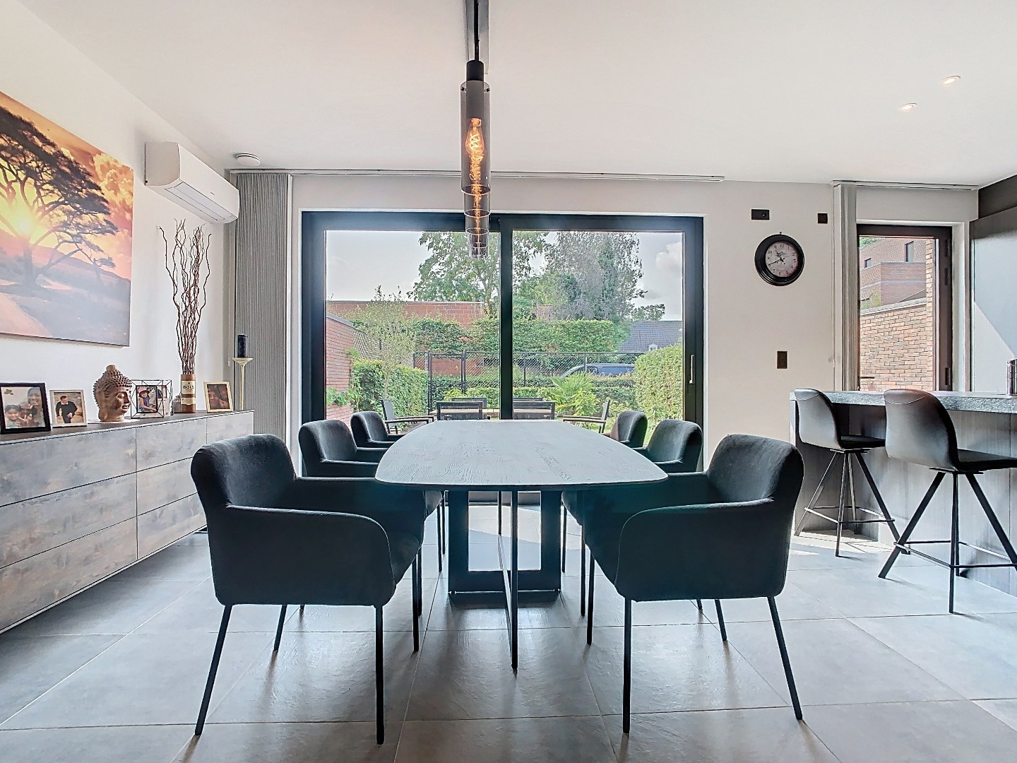 Recent gelijkvloers appartement met tuin, 2 slaapkamers en dressing 