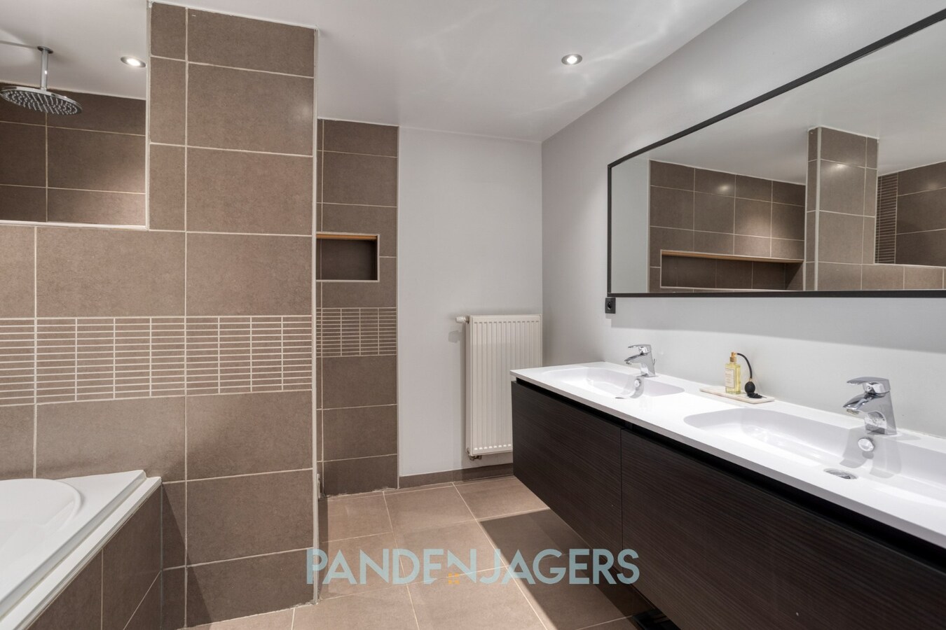 Gerenoveerde woning met 2 slaapkamers te Duffel 