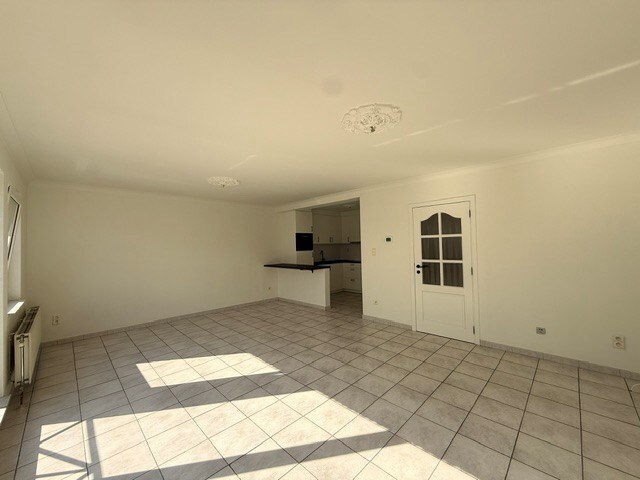 Prachtig appartement met 2 slaapkamers, terras en garage in het centrum van Dilsen 