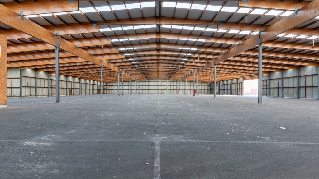 Logistieke loodsen te huur in de haven van Gent