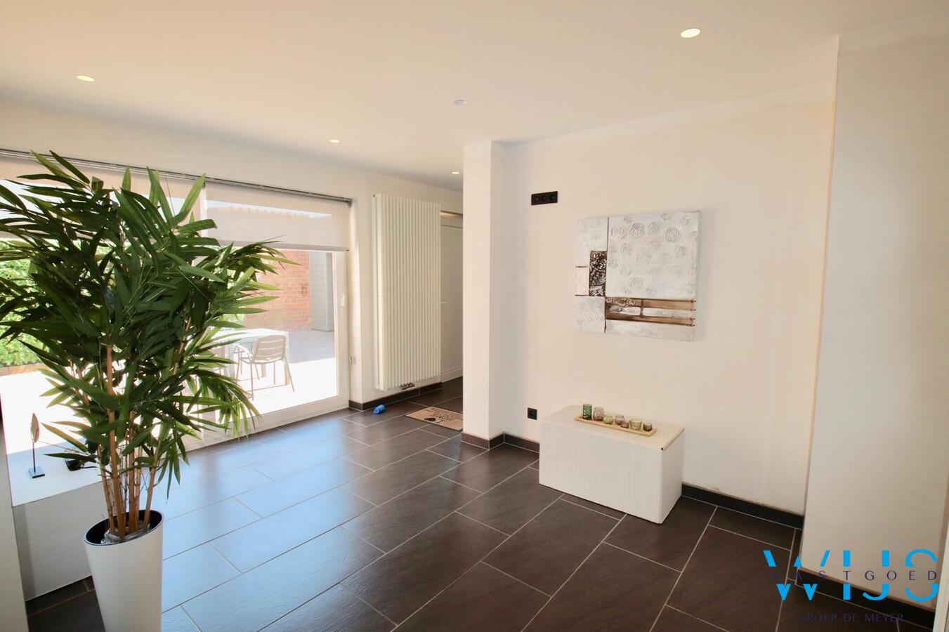 Gerenoveerd (2017) en gezellig woonhuis in hartje Ertvelde. 