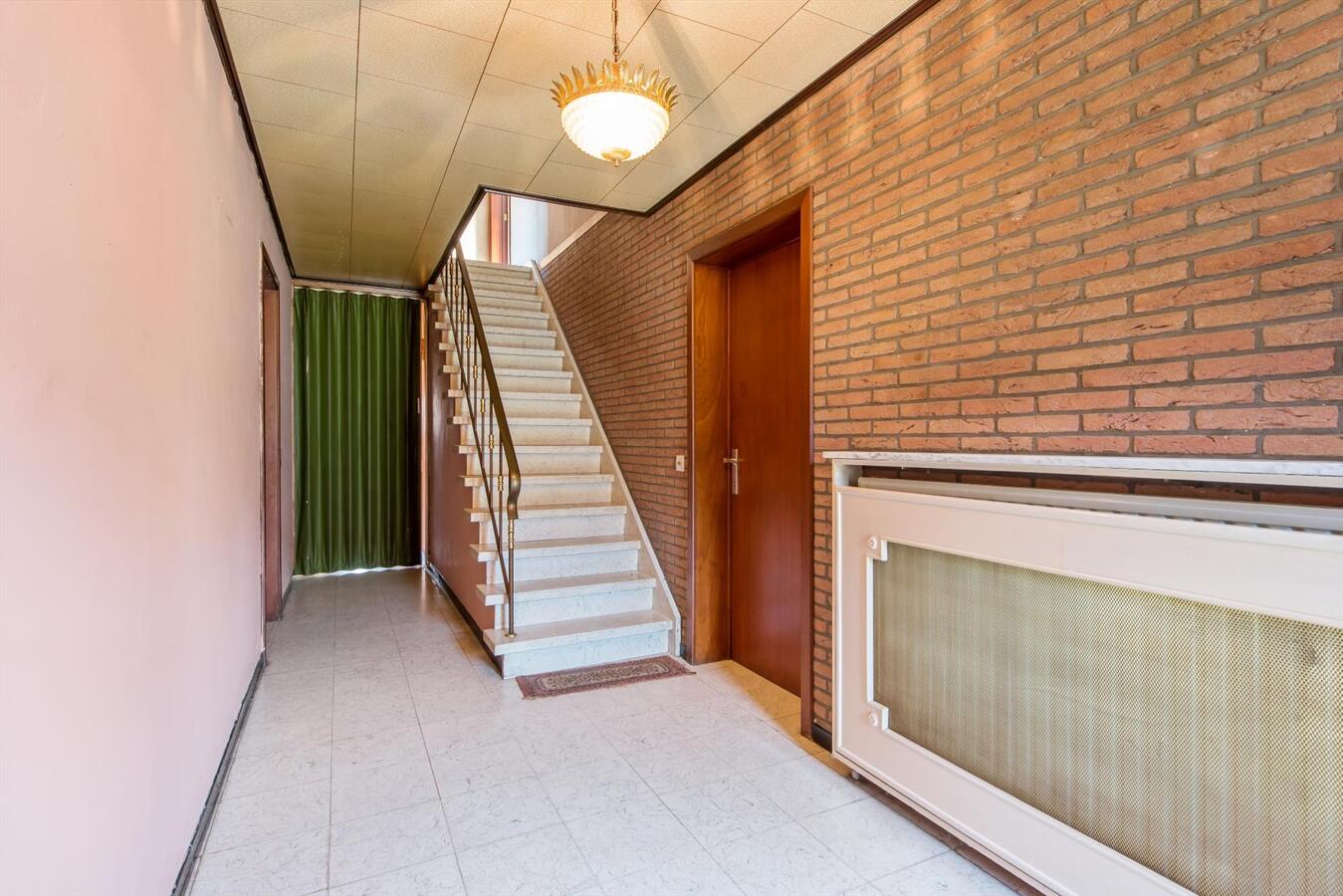 Ruime vrijstaande woning met garage op een perceel van 915 m² 