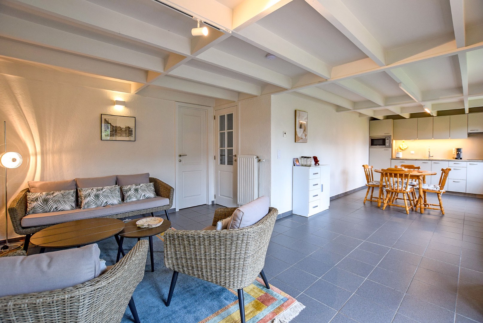 Prachtig onderhouden vakantiewoning (type vissershuis) met 3 slaapkamers en privé-parkeerplaats te Oostduinkerke. 