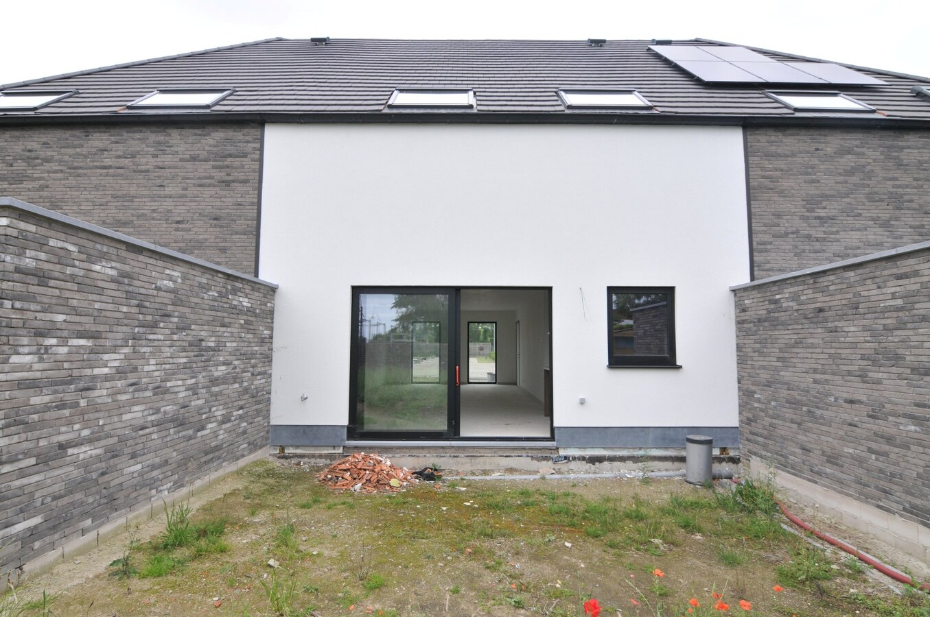 Nieuwbouwwoning te koop in rustige verkaveling te Sint-Baafs-Vijve 