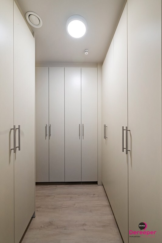 Prachtig instapklaar energiezuinig gelijkvloers appartement (2023) met tuin en 3 slaapkamers 