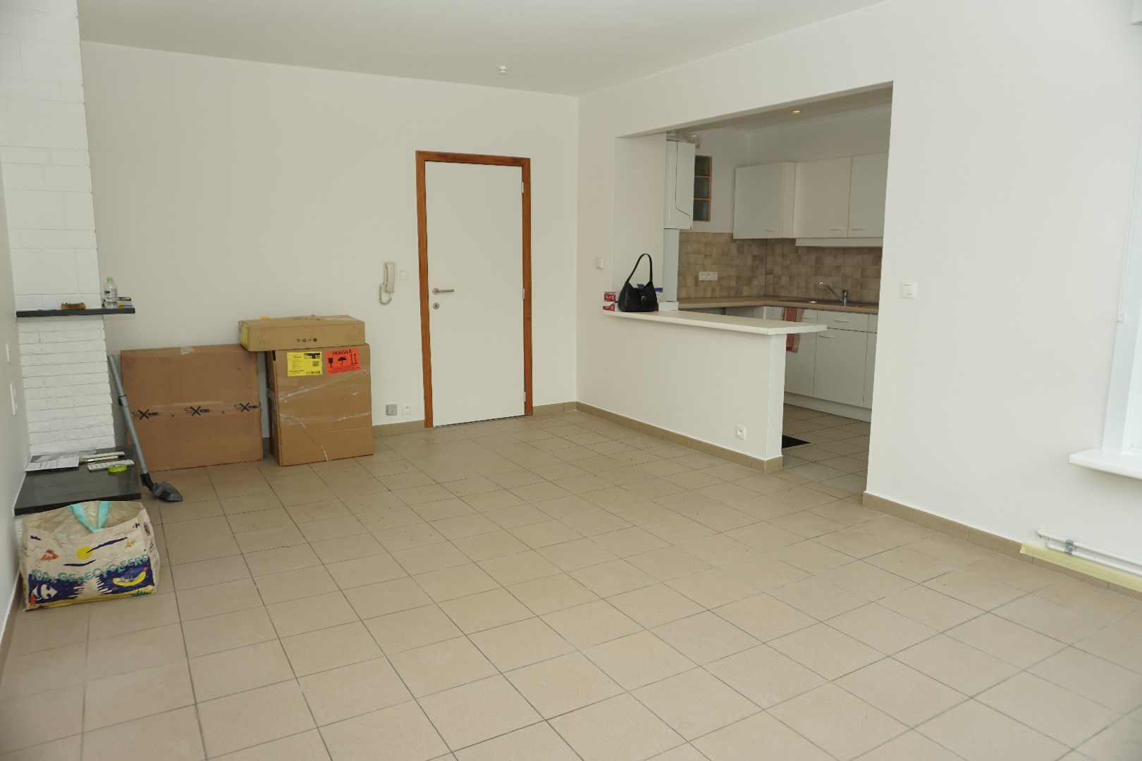 ONGEMEUBELD 2 SLP APP. TE HUUR GELEGEN VOORHAVENLAAN 