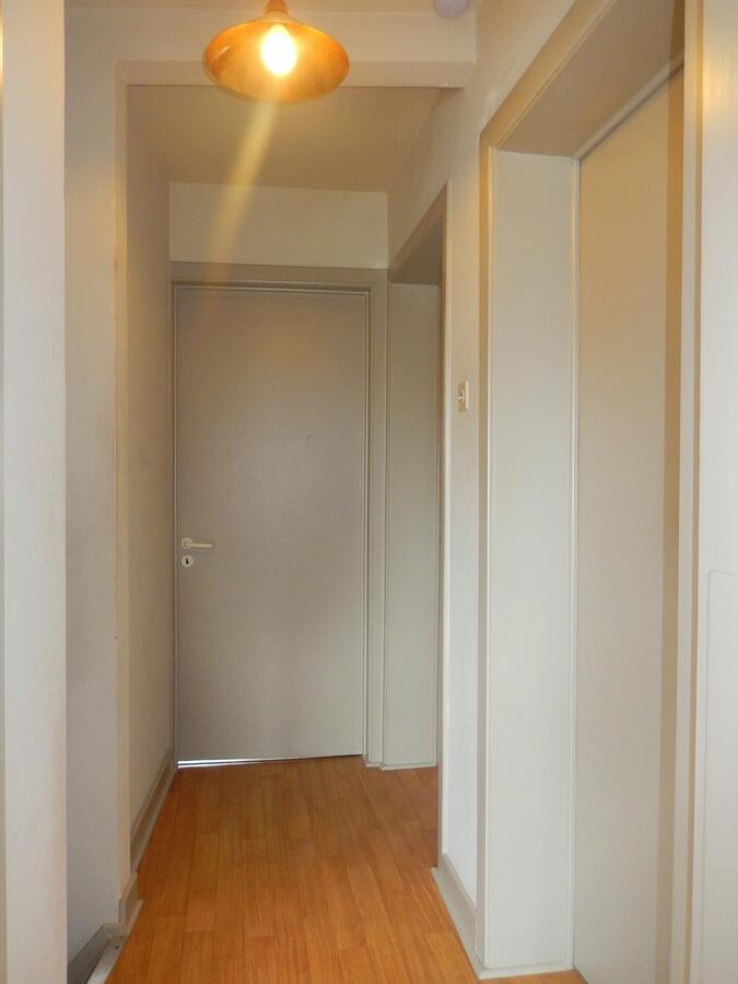 Rijwoning met zonnige tuin en garage 